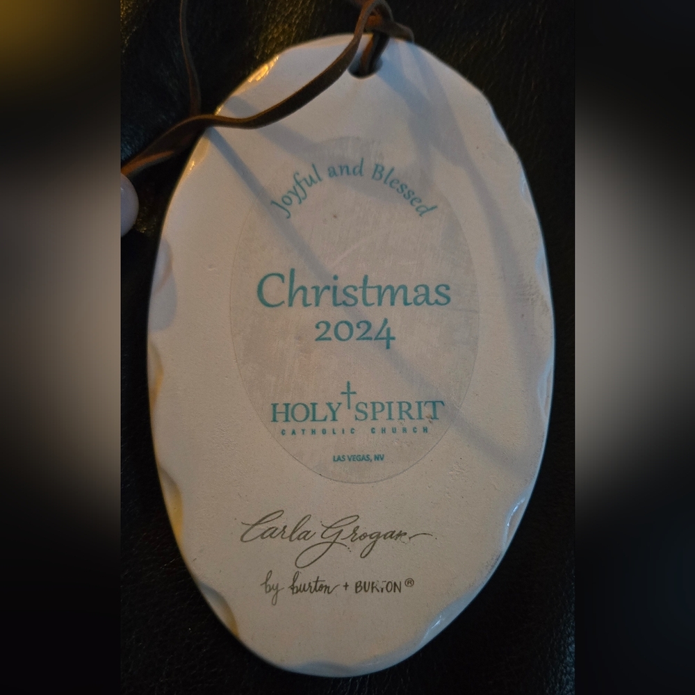 HOST PICK! ๐๐ Burton & Burton Nativity porcelain wall/door hanger 6" - Picture 6 of 7
